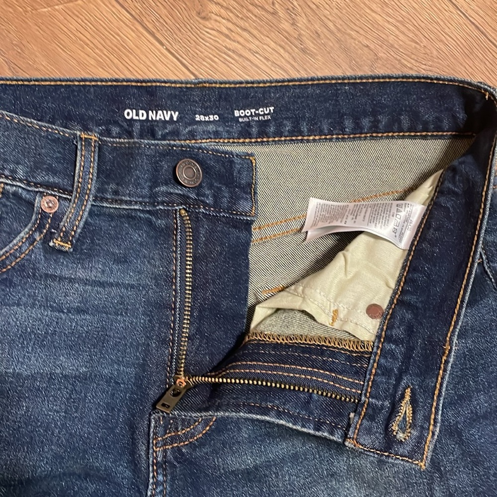 Old Navy Men’s Bootcut Jeans (28x30) - Picture 3 of 4